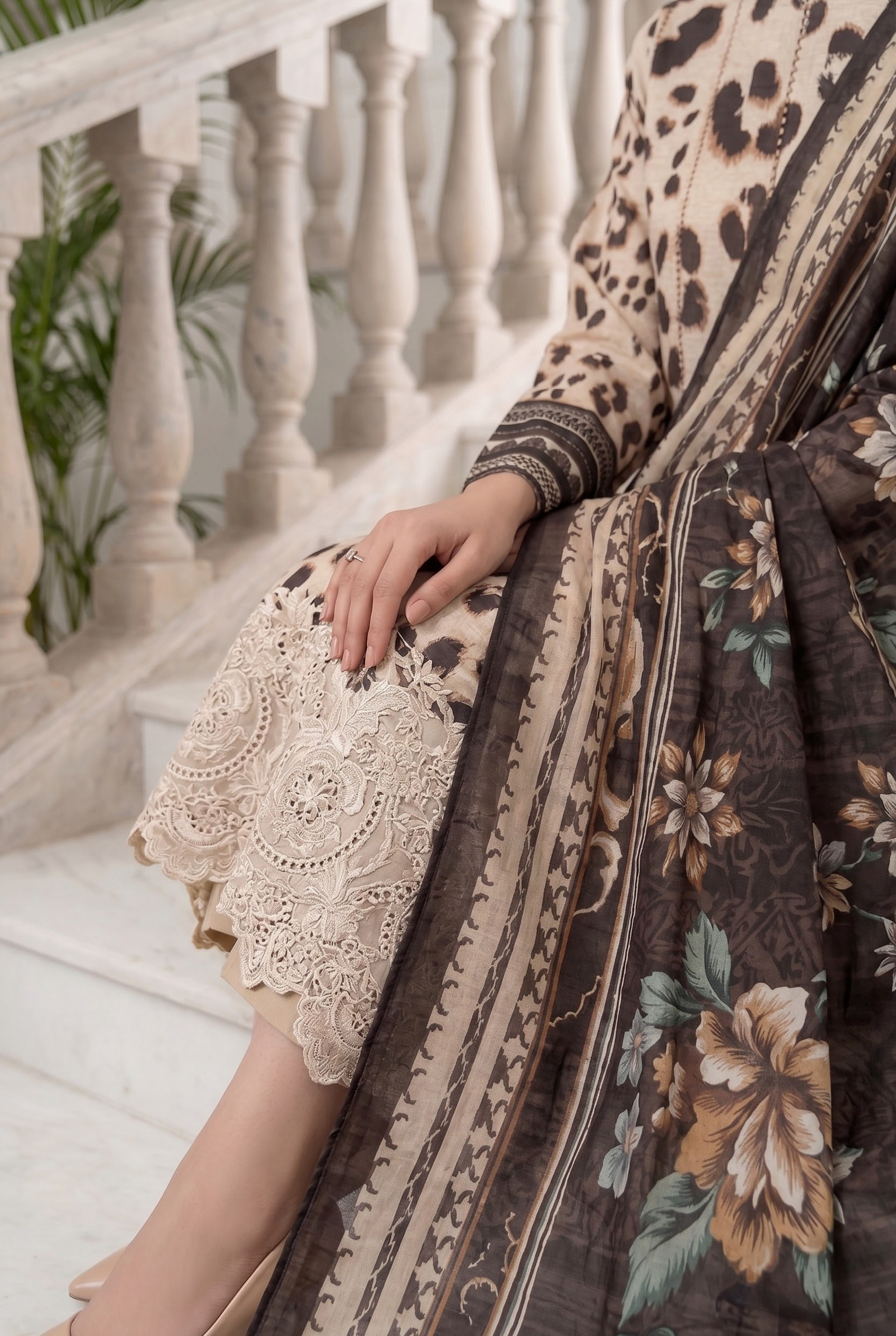 Luxury Embroidered 3 Piece Unstitched Suit with Elegant Dupatta – Formal Party Wear for Women